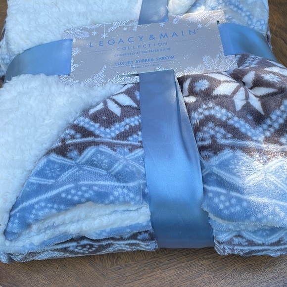 Luxury Sherpa Throw Paper Store - Picture 2 of 3